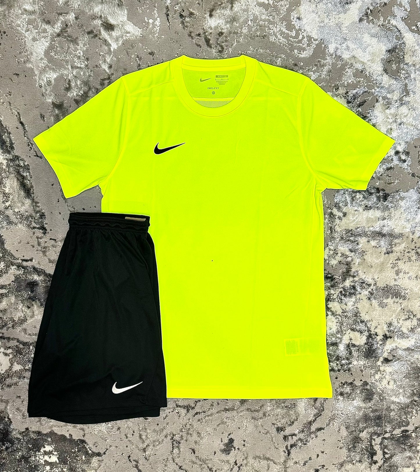 NIKE - PARK T-SHIRT AND SHORTS SET VOLT/BLACK