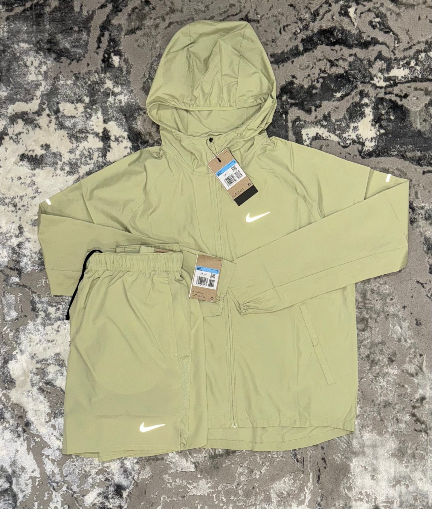 NIKE - REPEL WINDRUNNER SET OLIVE